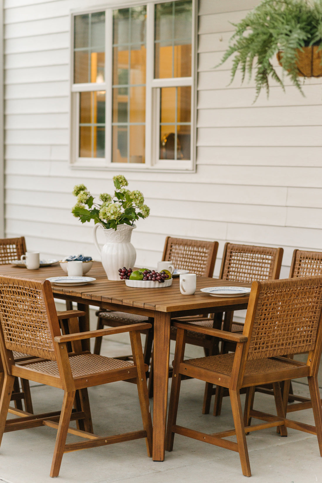 5 Best Outdoor Dining Sets to Elevate Your Fall Backyard Gatherings